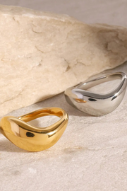 Curve Ring
