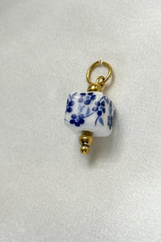 Charm - Vintage Floral Square
