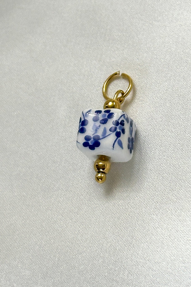Charm - Vintage Floral Square